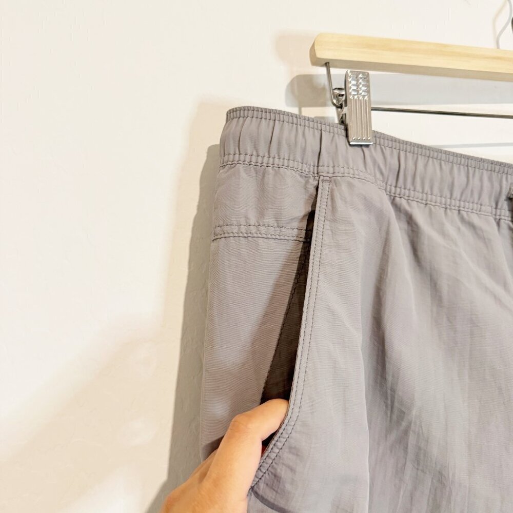 H&M Mens Gray‎ Shorts Size XL - Picture 2 of 8